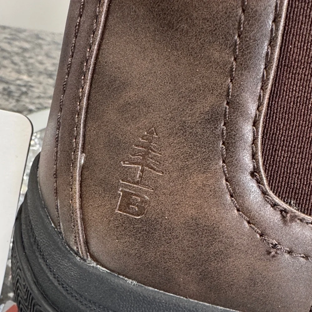 Bass Outdoor men’s field Chelsea Brown Ankle Boots NEW 9